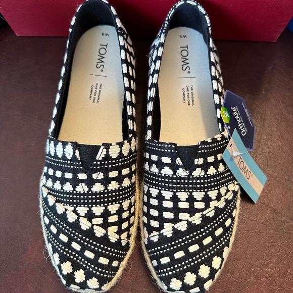 Toms Shoes - Toms woman’s  Alpargata rope, black & white, size 8. NEW